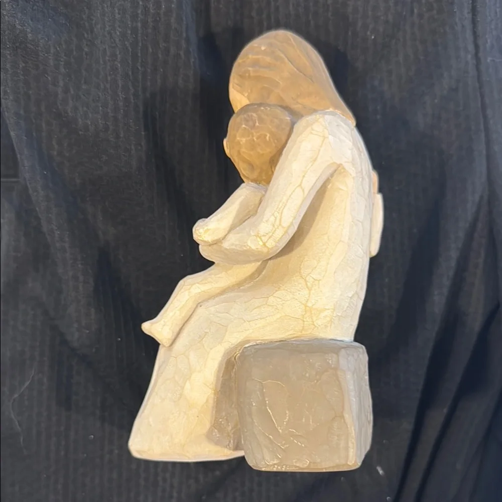 Willow Tree Quietly Figurine - Cream and Tan - Picture 5 of 6